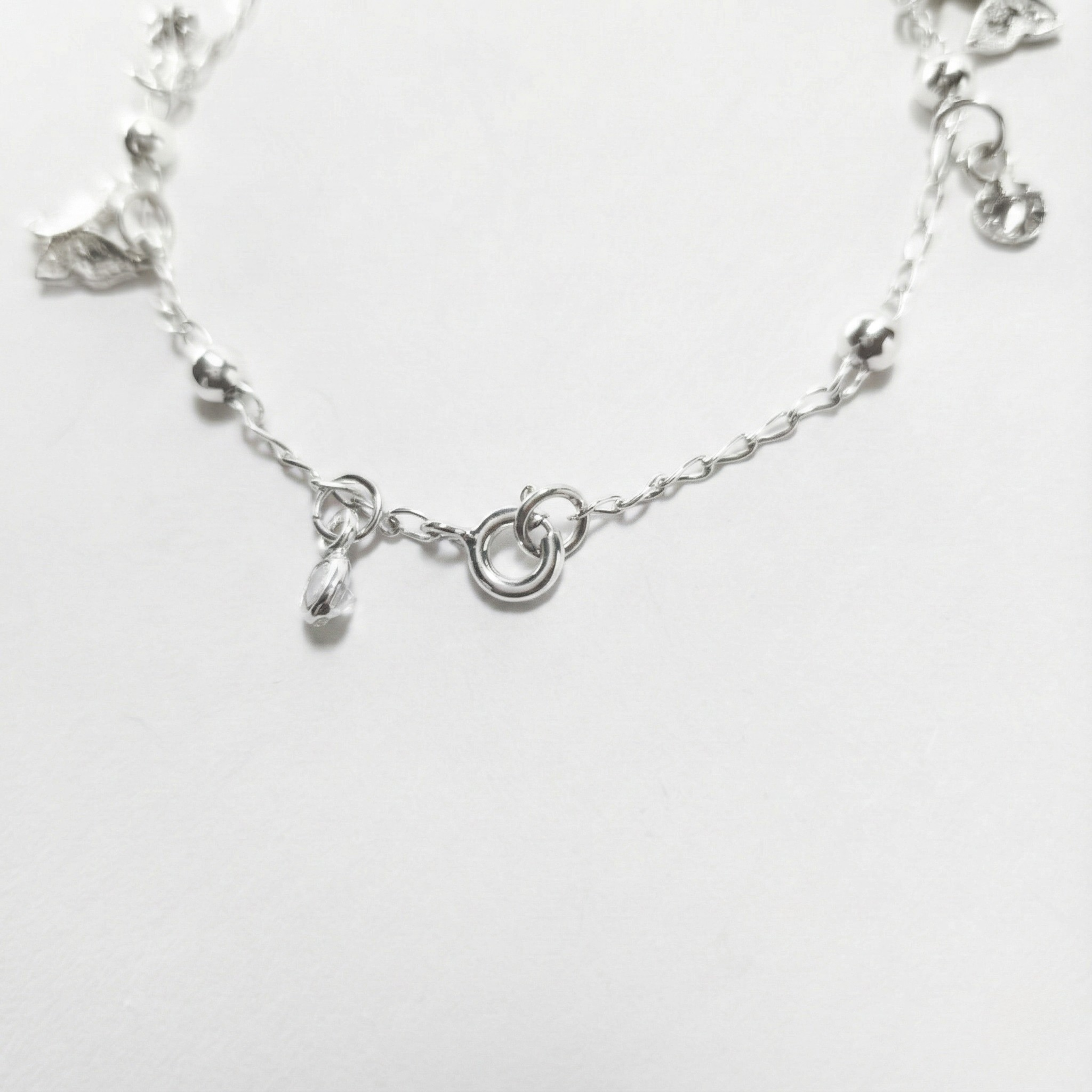 Pulsera Destellos de Mariposa en Cadena Satélite