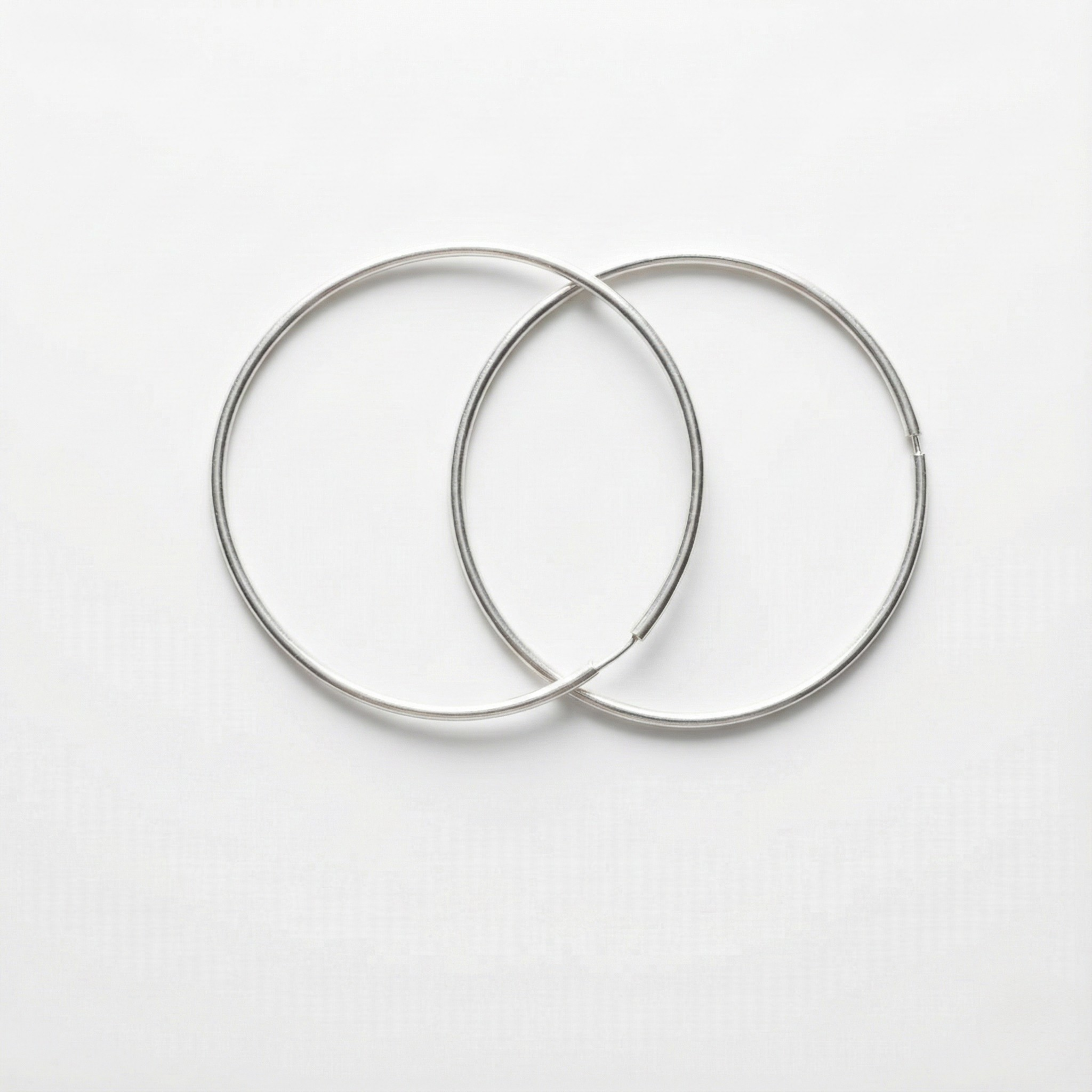 Arracadas Classic Slim en Plata .925