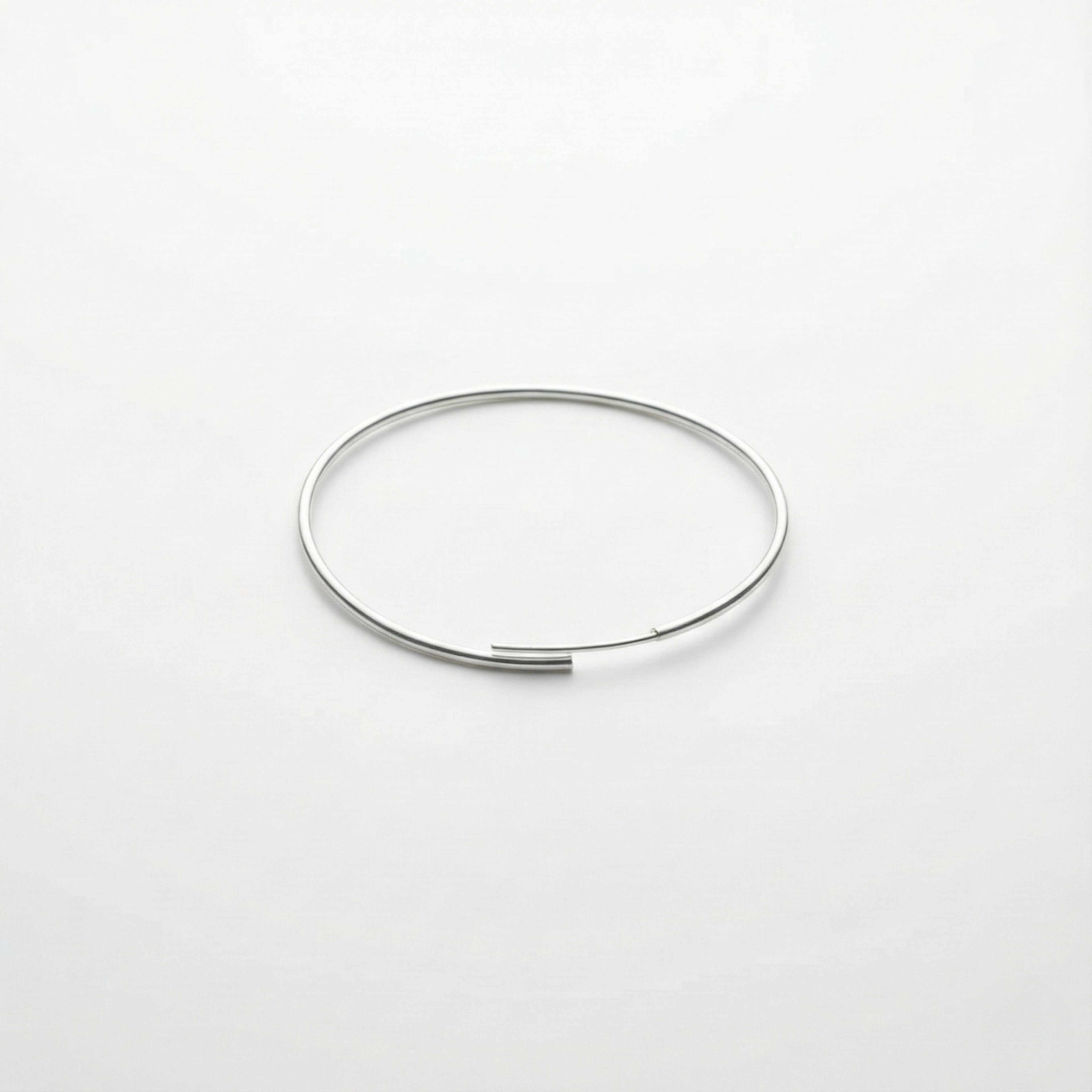 Arracadas Classic Slim en Plata .925