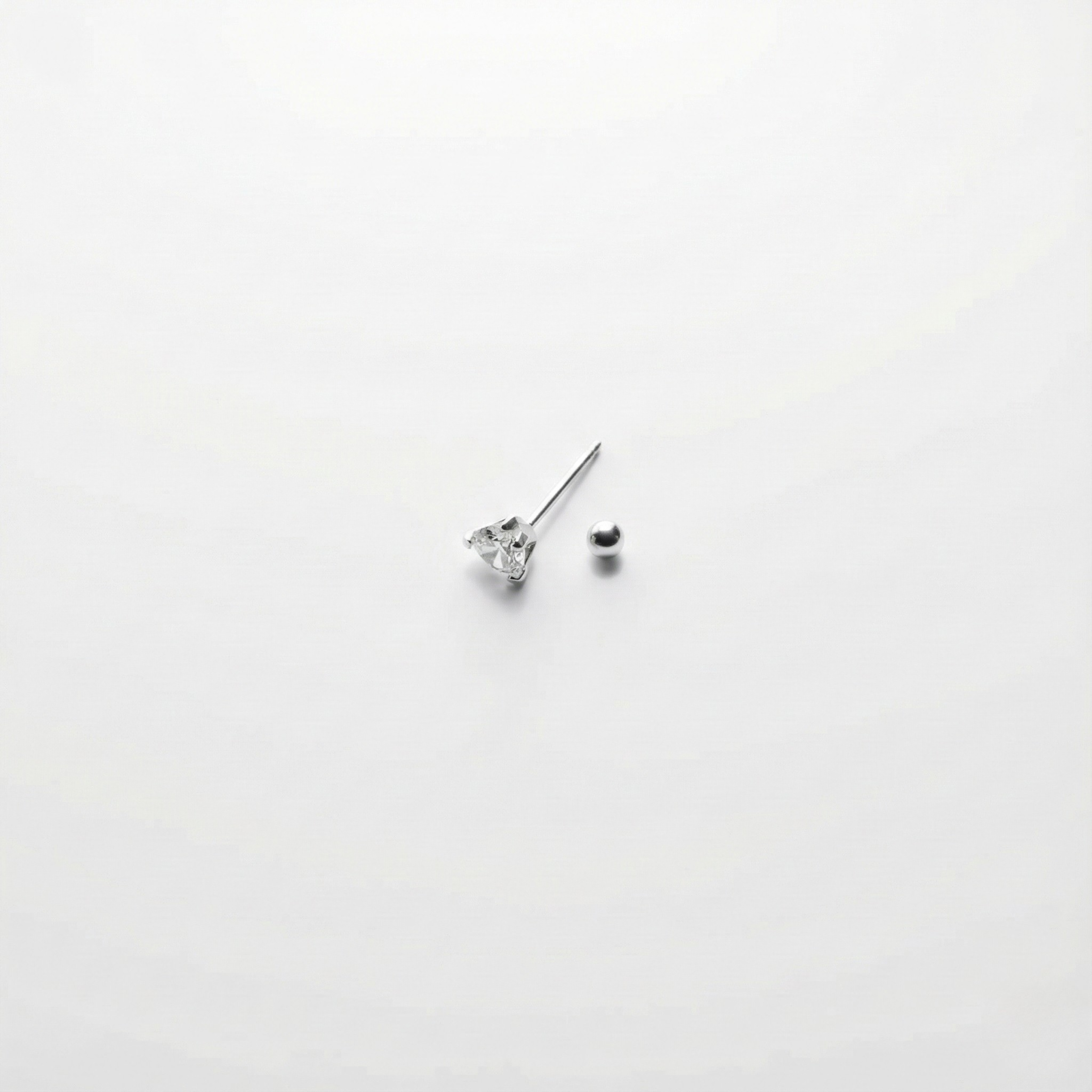 Broqueles Mini Heart de Plata con Broche de Seguridad